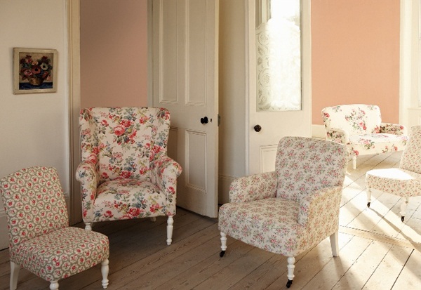 喜歡鄉村生活雜貨的人一定聽過Cath Kidston，其繽紛花